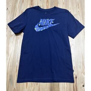 Nike Futura Logo Fantasy Blackened Blue Size S Men's T-Shirt DR7988 498